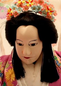 courtesy http://pinktentacle.com/2009/01/bunraku-puppet-robots-resurrected-picsvideo/