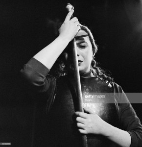 Schauspielerin Inge Konradi in "Die Jungfrau von Orleans" von Friedrich Schiller im Burgtheater. Wien. Photographie. 1959 Austrian actress Inge Konradi in "The maid of Orleans" by Friedrich Schiller in the Burgtheater (Imperial court theatre) in Vienna. Photography. 1959.